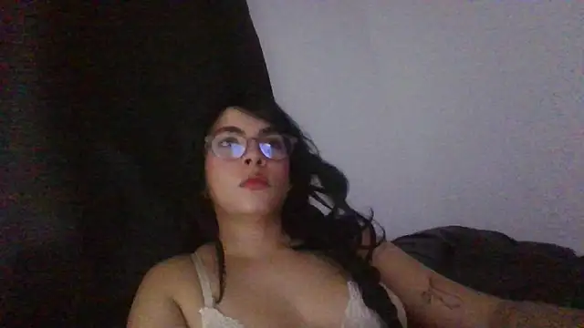 Kiri Cutee online show from 11, 2, 2025