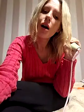 YourJuliena online show from 31, 12, 2024