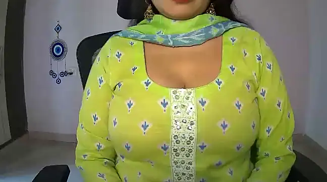 Swetaa  online show from 30, 1, 2025