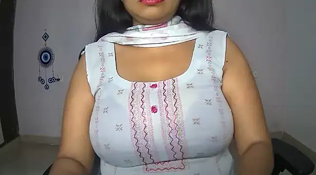 Swetaa  online show from 3, 2, 2025