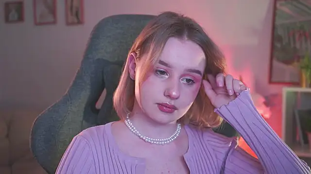 Snapshot of AdeleLoomis chatting on 11, 12, 2024 AdeleLoomis online show from 11, 12, 2024