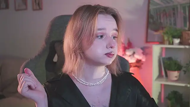 Snapshot of AdeleLoomis chatting on 16, 12, 2024 AdeleLoomis online show from 16, 12, 2024