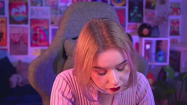 Snapshot of AdeleLoomis chatting on 20, 12, 2024 AdeleLoomis online show from 20, 12, 2024