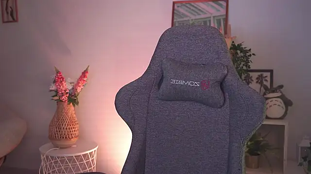 Snapshot of AdeleLoomis chatting on 15, 1, 2025 AdeleLoomis online show from 15, 1, 2025