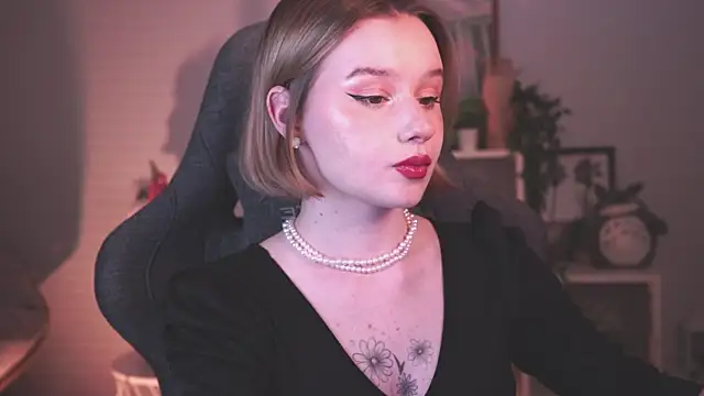 Snapshot of AdeleLoomis chatting on 23, 1, 2025 AdeleLoomis online show from 23, 1, 2025