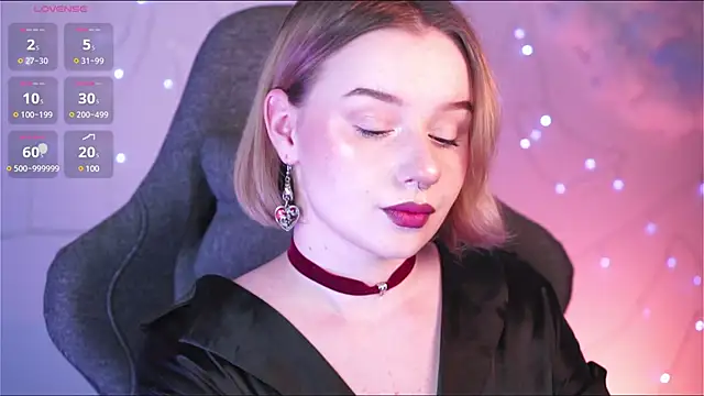 Snapshot of AdeleLoomis chatting on 4, 2, 2025 AdeleLoomis online show from 4, 2, 2025