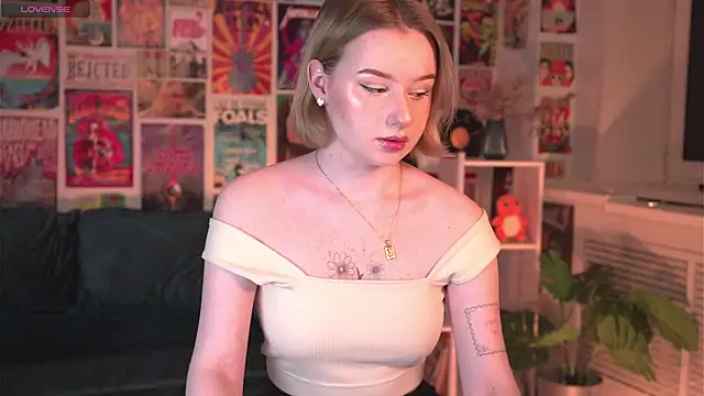 Snapshot of AdeleLoomis chatting on 18, 2, 2025 AdeleLoomis online show from 18, 2, 2025