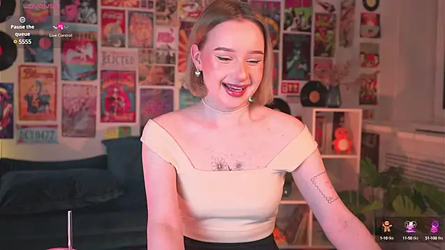 Snapshot of AdeleLoomis chatting on 20, 2, 2025 AdeleLoomis online show from 20, 2, 2025