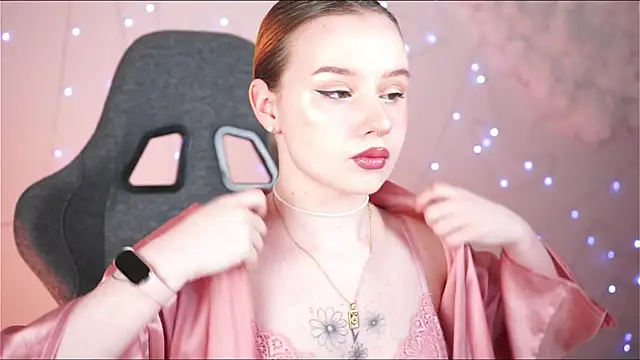 Snapshot of AdeleLoomis chatting on 26, 2, 2025 AdeleLoomis online show from 26, 2, 2025