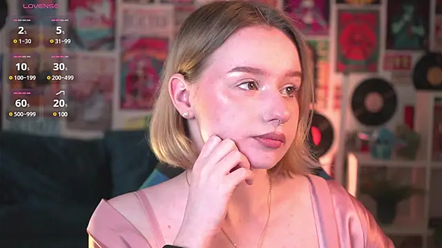 Snapshot of AdeleLoomis chatting on 6, 3, 2025 AdeleLoomis online show from 6, 3, 2025