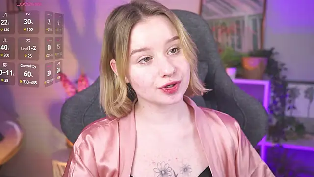 Snapshot of AdeleLoomis chatting on 9, 3, 2025 AdeleLoomis online show from 9, 3, 2025