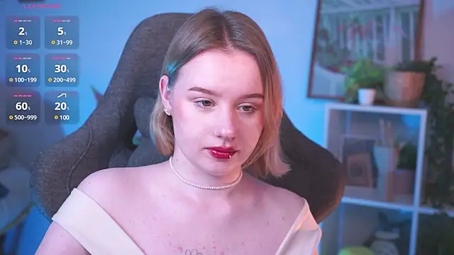 Snapshot of AdeleLoomis chatting on 11, 3, 2025 AdeleLoomis online show from 11, 3, 2025