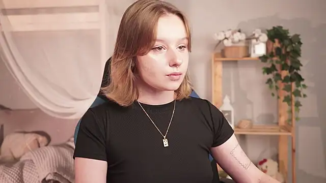 Snapshot of AdeleLoomis chatting on 15, 9, 2025 AdeleLoomis online show from 15, 9, 2025