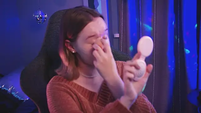 Snapshot of AdeleLoomis chatting on 18, 10, 2025 AdeleLoomis online show from 18, 10, 2025