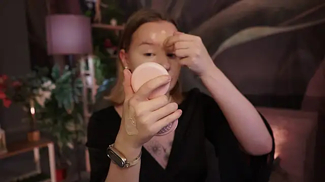 Snapshot of AdeleLoomis chatting on 26, 10, 2025 AdeleLoomis online show from 26, 10, 2025