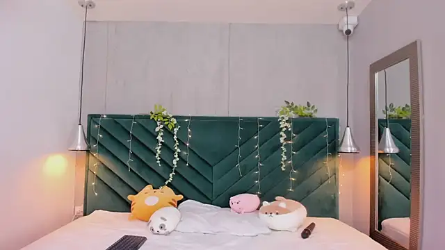 pamelajons  online show from 14, 1, 2025