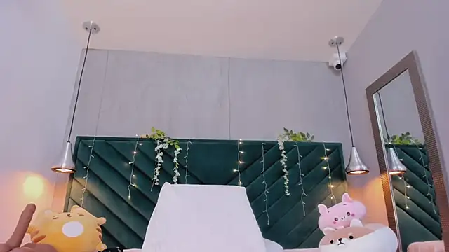 pamelajons  online show from 17, 1, 2025