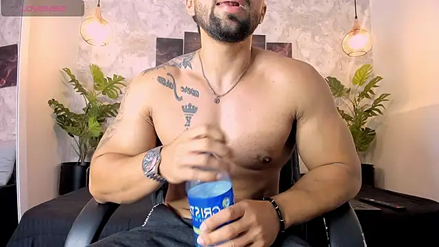 Snapshot of Regan__ chatting on 3, 10, 2025 Regan online show from 3, 10, 2025