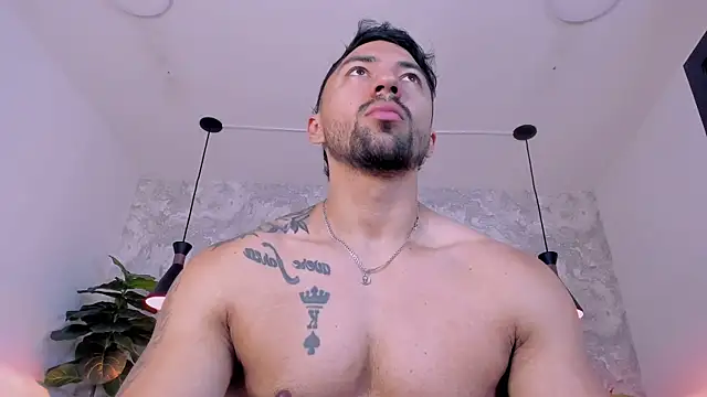 Snapshot of Regan__ chatting on 25, 10, 2025 Regan online show from 25, 10, 2025