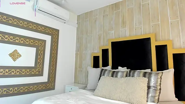 Snapshot of AriaFoster chatting on 1, 11, 2025 AriaFoster online show from 1, 11, 2025