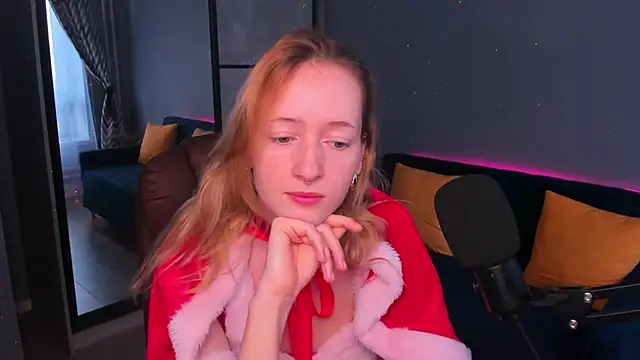 OddlyFamiliar online show from 25, 12, 2024
