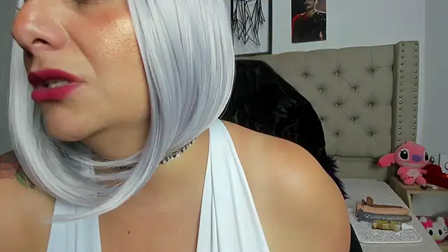 Snapshot of AngeleRoux chatting on 31, 1, 2025 AngeleRoux online show from 31, 1, 2025
