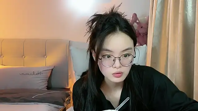 Snapshot of Fairy-HF chatting on 5, 1, 2025 Fairy-HF online show from 5, 1, 2025