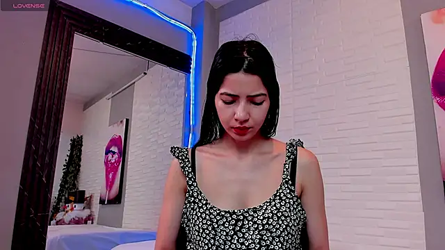sweetieandjuicyy online show from 4, 12, 2024