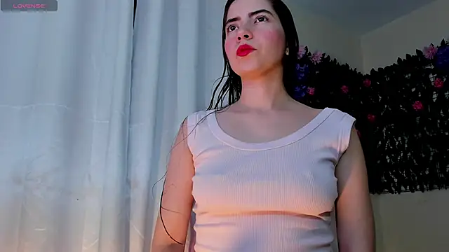 Snapshot of sweetieandjuicyy chatting on 8, 3, 2026 sweetieandjuicyy online show from 8, 3, 2026