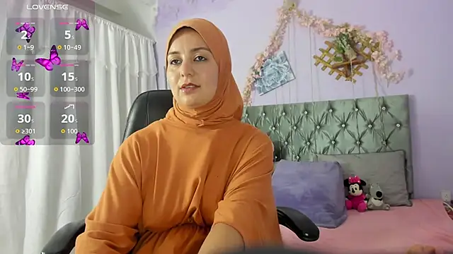 Snapshot of BadraSaadi chatting on 4, 10, 2025 BadraSaadi online show from 4, 10, 2025