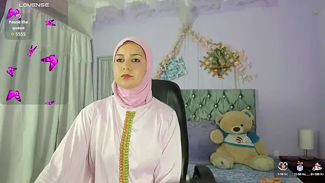 Snapshot of BadraSaadi chatting on 7, 10, 2025 BadraSaadi online show from 7, 10, 2025