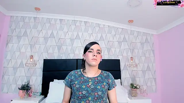JustinePerry online show from 12, 5, 2026