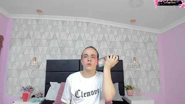 JustinePerry online show from 30, 5, 2026