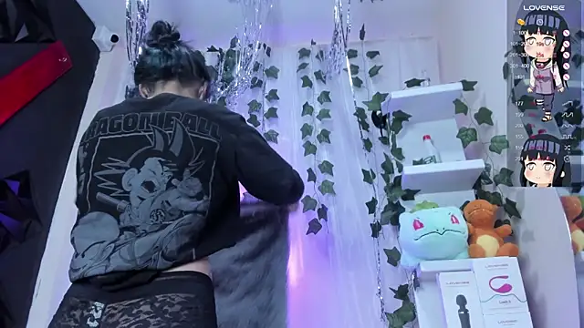 Snapshot of tokito_mitsuri chatting on 18, 12, 2025 tokito mitsuri online show from 18, 12, 2025