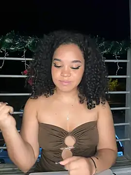 Snapshot of Lucy_wilson5 chatting on 11, 12, 2024 Lucy wilson5 online show from 11, 12, 2024
