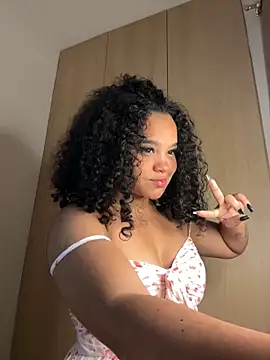 Snapshot of Lucy_wilson5 chatting on 16, 12, 2024 Lucy wilson5 online show from 16, 12, 2024
