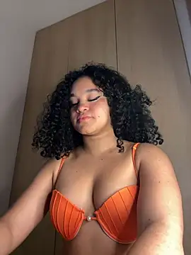 Snapshot of Lucy_wilson5 chatting on 26, 12, 2024 Lucy wilson5 online show from 26, 12, 2024