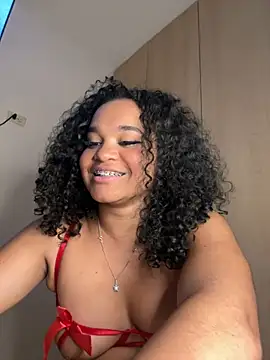 Snapshot of Lucy_wilson5 chatting on 24, 1, 2025 Lucy wilson5 online show from 24, 1, 2025