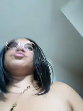 Snapshot of Lucy_wilson5 chatting on 2, 2, 2025 Lucy wilson5 online show from 2, 2, 2025