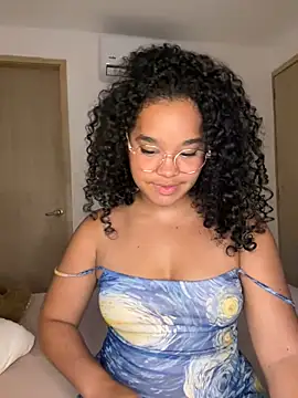 Snapshot of Lucy_wilson5 chatting on 6, 2, 2025 Lucy wilson5 online show from 6, 2, 2025