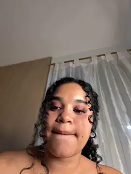 Snapshot of Lucy_wilson5 chatting on 10, 2, 2025 Lucy wilson5 online show from 10, 2, 2025