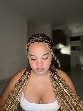 Snapshot of Lucy_wilson5 chatting on 31, 10, 2025 Lucy wilson5 online show from 31, 10, 2025