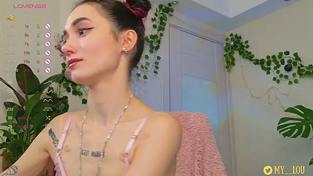 Snapshot of MyLou_ chatting on 23, 12, 2024 MyLou  online show from 23, 12, 2024