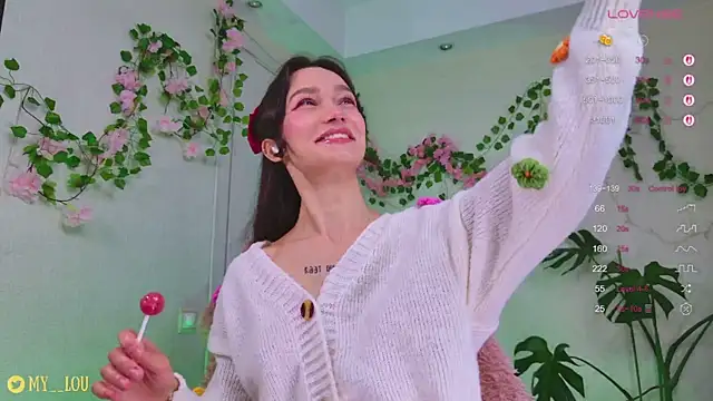 Snapshot of MyLou_ chatting on 14, 9, 2025 MyLou  online show from 14, 9, 2025