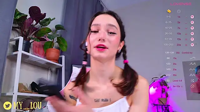 Snapshot of MyLou_ chatting on 14, 10, 2025 MyLou  online show from 14, 10, 2025