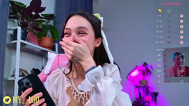 Snapshot of MyLou_ chatting on 30, 10, 2025 MyLou  online show from 30, 10, 2025