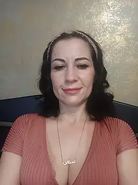 FireLily332 online show from 12, 1, 2025