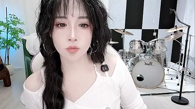 Snapshot of Vaness-a chatting on 11, 9, 2025 Vaness-a online show from 11, 9, 2025