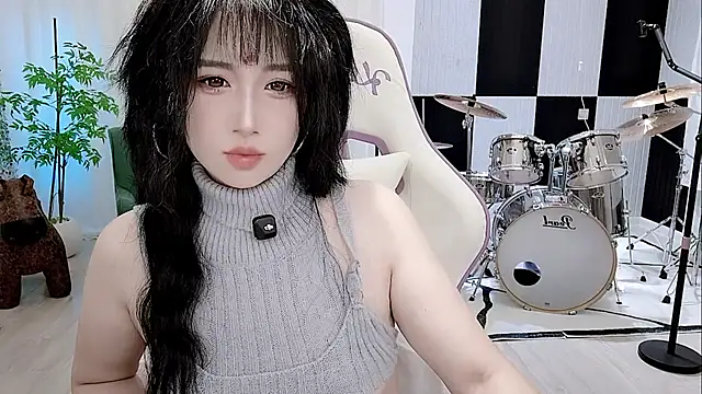 Snapshot of Vaness-a chatting on 13, 9, 2025 Vaness-a online show from 13, 9, 2025