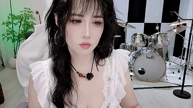 Snapshot of Vaness-a chatting on 3, 10, 2025 Vaness-a online show from 3, 10, 2025